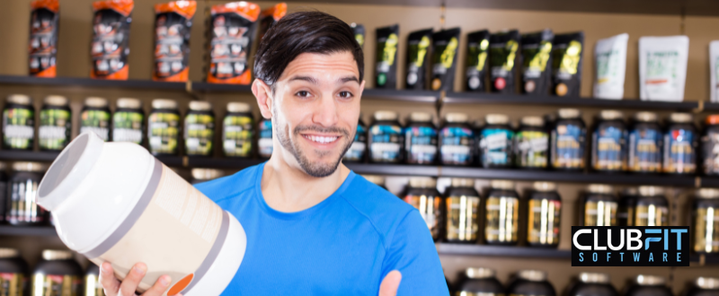 trainer recommending protein powder